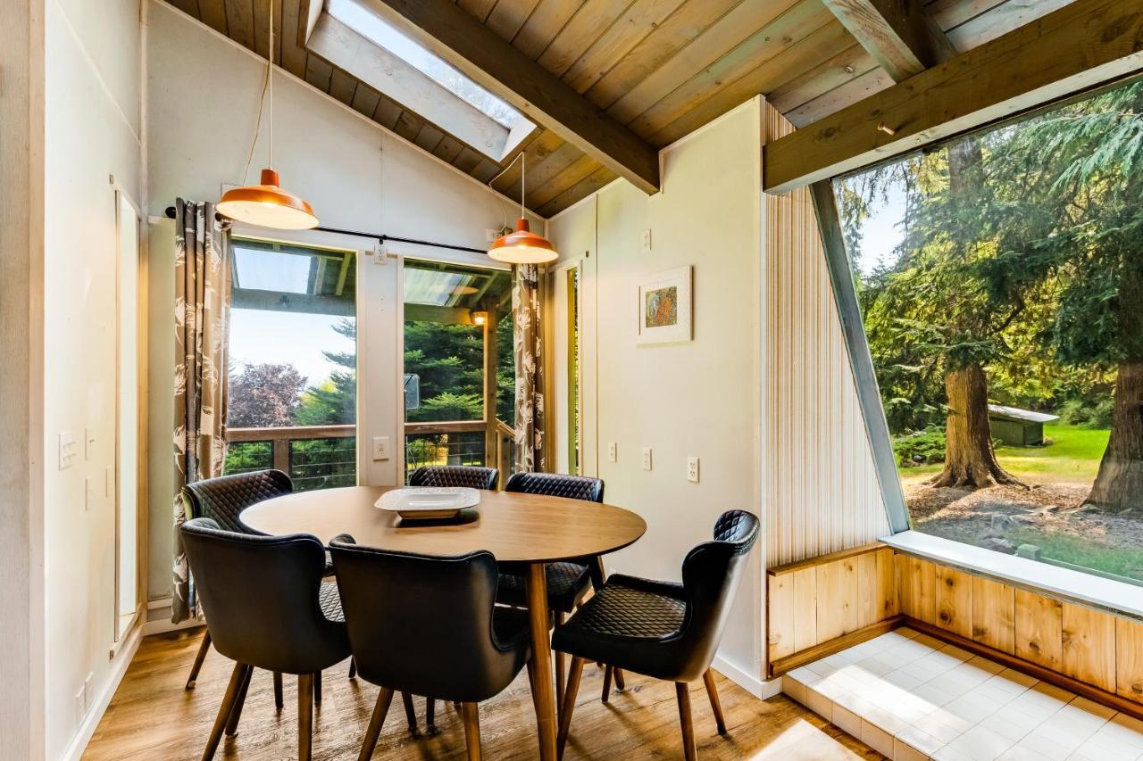 Tall Cedars Cabin By The Water Eastsound Exterior photo