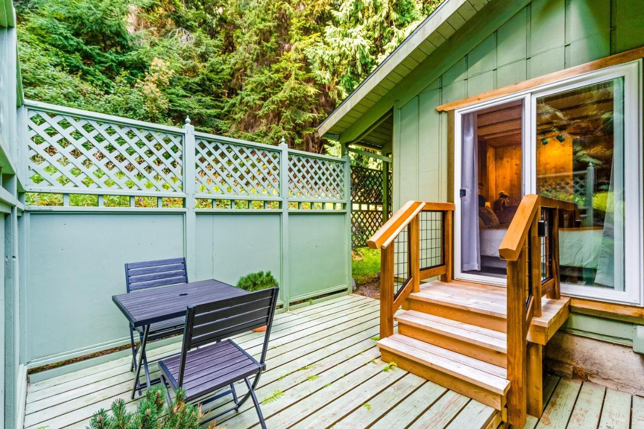 Tall Cedars Cabin By The Water Eastsound Exterior photo