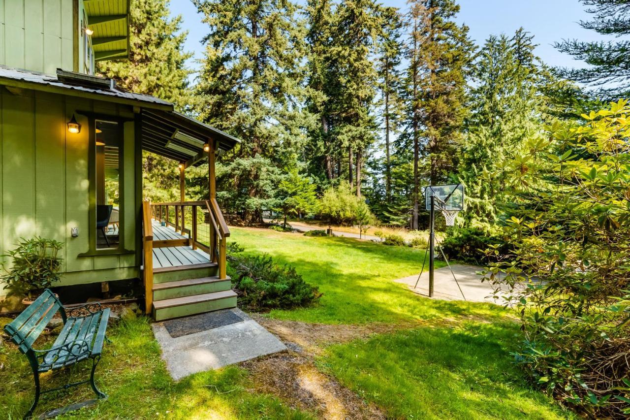 Tall Cedars Cabin By The Water Eastsound Exterior photo