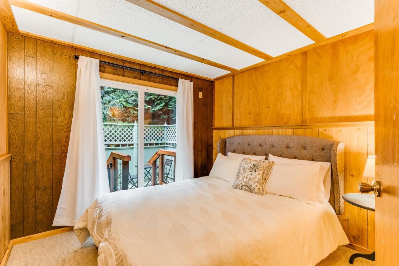 Tall Cedars Cabin By The Water Eastsound Exterior photo