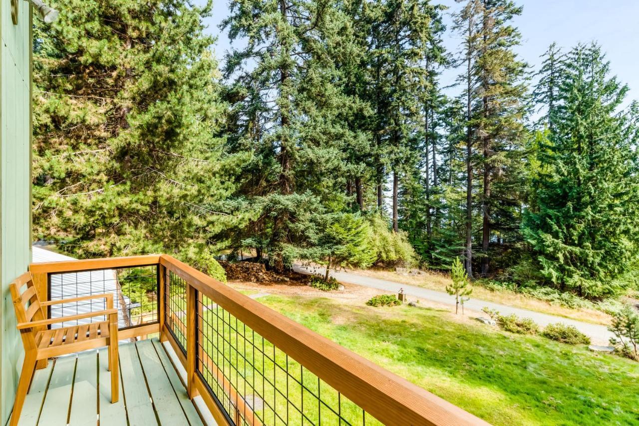 Tall Cedars Cabin By The Water Eastsound Exterior photo